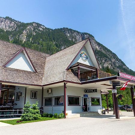 Peaks Lodge レベルストーク エクステリア 写真