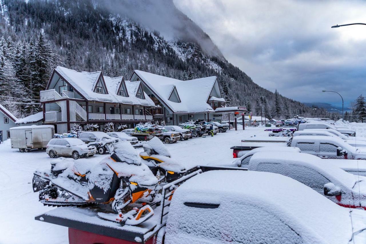Peaks Lodge レベルストーク エクステリア 写真