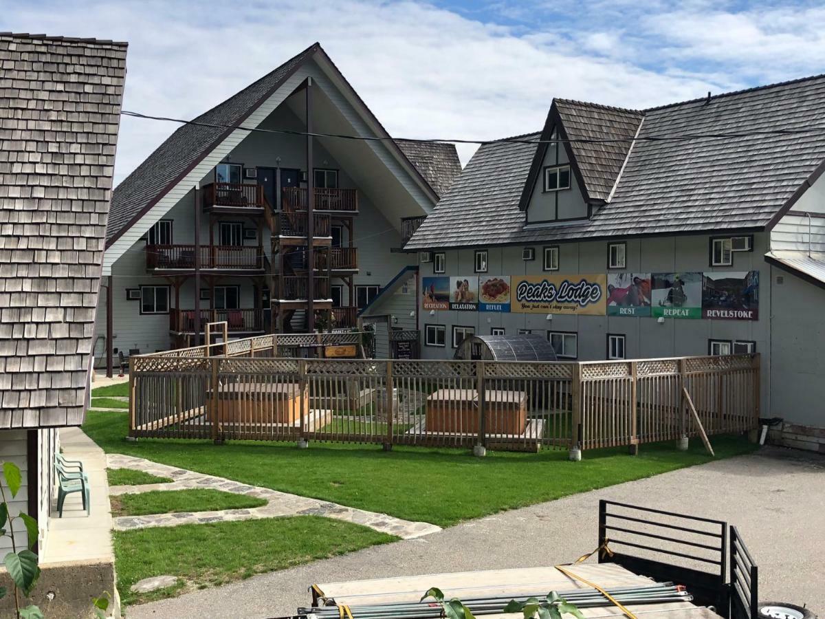 Peaks Lodge レベルストーク エクステリア 写真