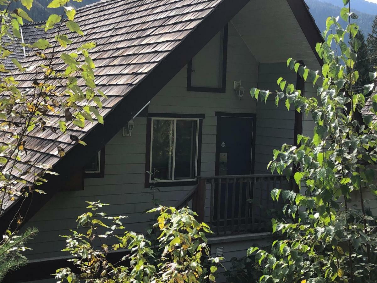 Peaks Lodge レベルストーク エクステリア 写真