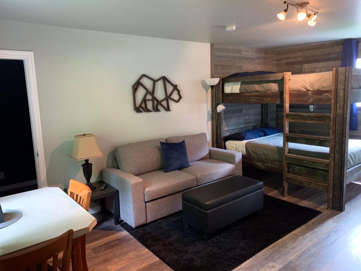 Peaks Lodge レベルストーク エクステリア 写真