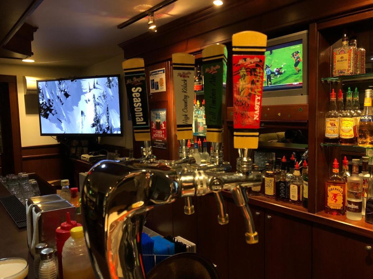 Peaks Lodge レベルストーク エクステリア 写真